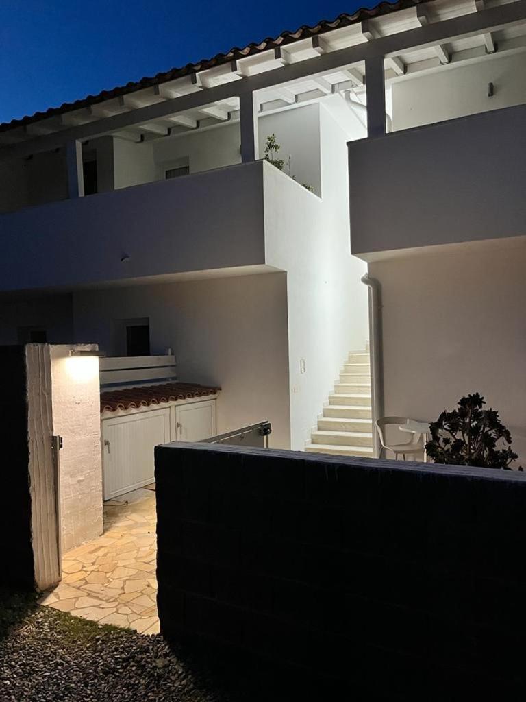 Case Vacanze "Bianco Mare" Porto Pino Exteriér fotografie