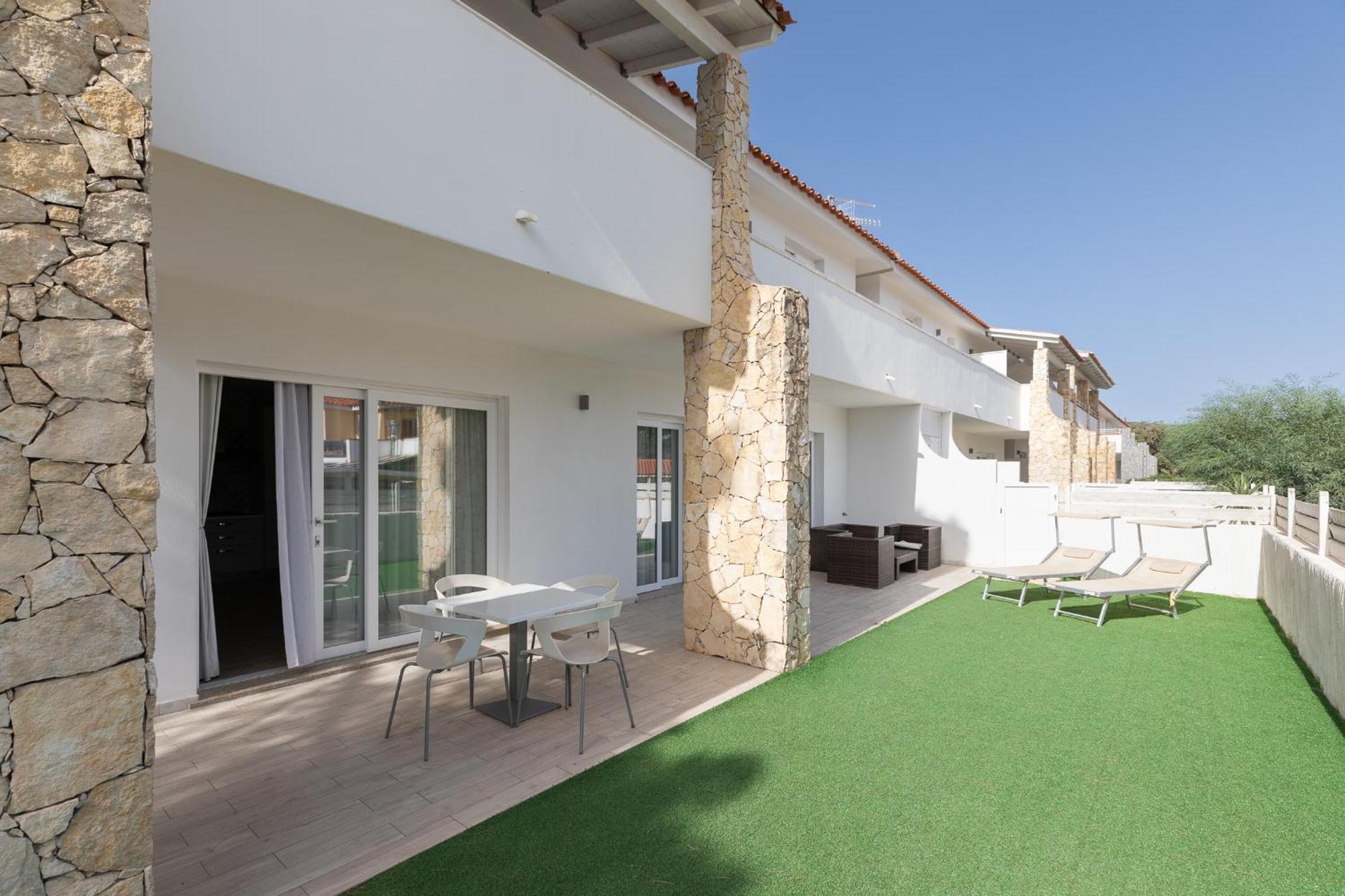 Case Vacanze "Bianco Mare" Porto Pino Exteriér fotografie