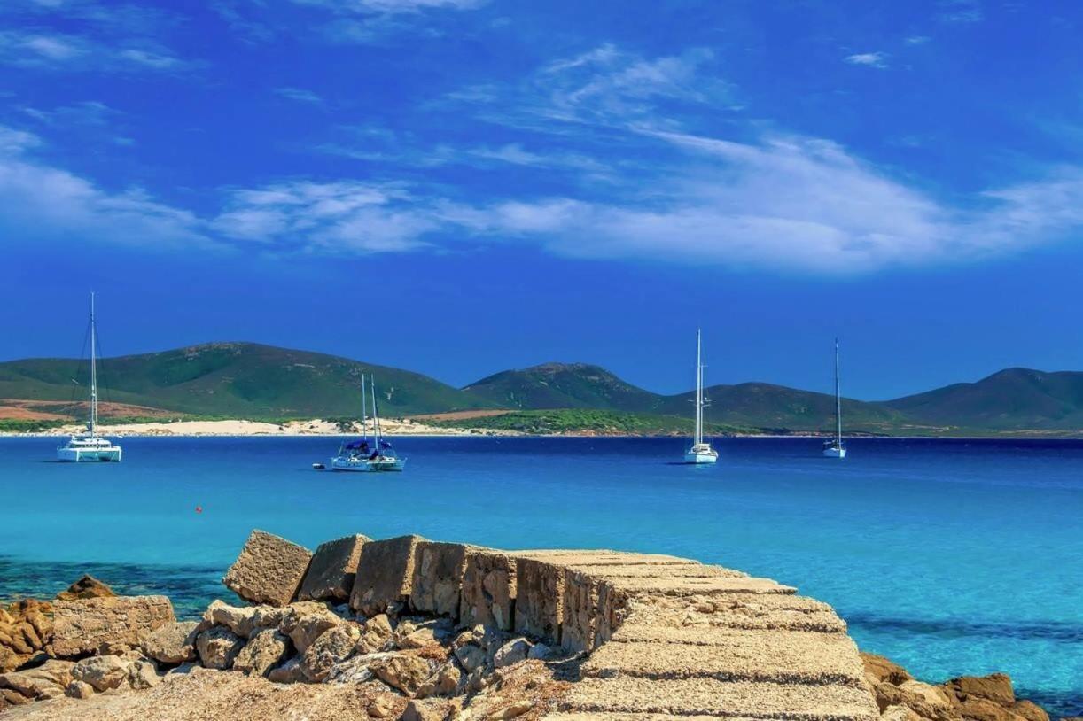 Case Vacanze "Bianco Mare" Porto Pino Exteriér fotografie